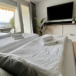 Wolkenfrei Mit Pool Und Sauna * שיידג
