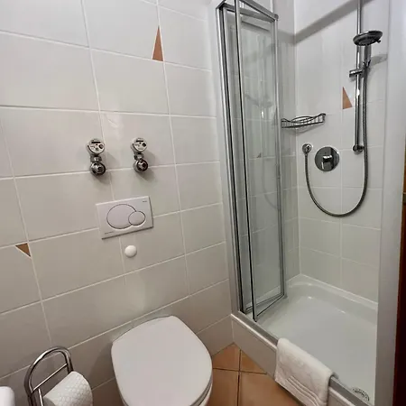Wolkenfrei Mit Pool Und Sauna דירה שיידג